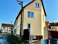 Pronájem bytu 2+1 s parkovištěm a balkonem Uherské Hradiště - Jarošov - 1670272306-2651.jpg