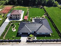 Prodej, rodinný dům, dispozice 4+kk/Garáž, terasa, bazén, pozemek 1690 m2, Na Lukách, Unhošť - 3.jpg