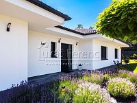 Prodej, rodinný dům, dispozice 4+kk/Garáž, terasa, bazén, pozemek 1690 m2, Na Lukách, Unhošť - 8.jpg