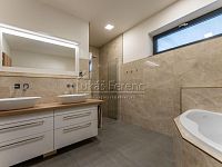 Prodej, rodinný dům, dispozice 4+kk/Garáž, terasa, bazén, pozemek 1690 m2, Na Lukách, Unhošť - UNHOST15.jpg
