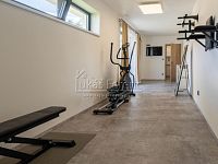 Prodej, rodinný dům, dispozice 4+kk/Garáž, terasa, bazén, pozemek 1690 m2, Na Lukách, Unhošť - UNHOST20.jpg