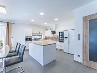 Prodej, rodinný dům, dispozice 4+kk/Garáž, terasa, bazén, pozemek 1690 m2, Na Lukách, Unhošť - UNHOST5.jpg
