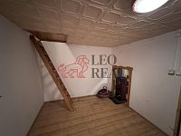Prodej útulné rekreační chaty se zahradou 486 m² – Jesenice, Osnice - IMG_5847.jpeg