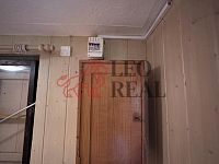 Prodej útulné rekreační chaty se zahradou 486 m² – Jesenice, Osnice - IMG_5851.jpeg