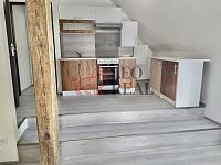 Pronájem podkrovního bytu 2+kk - o_1674487852-652 2.jpg