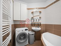 Prodej, byt 2+kk, o velikosti 43,6 m², Březohorská, Příbram - DSC09560.jpg