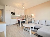Pronájem luxusního bytu 2+kk, zařízený, 63 m², šatna, lodžie, garáž, Strnadových, Vysočany, Praha 9 - 10.jpg