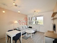 Pronájem luxusního bytu 2+kk, zařízený, 63 m², šatna, lodžie, garáž, Strnadových, Vysočany, Praha 9 - 13.jpg
