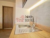 Pronájem luxusního bytu 2+kk, zařízený, 63 m², šatna, lodžie, garáž, Strnadových, Vysočany, Praha 9 - 14.jpg