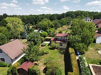Prodej, rekreační chata, 2+1, 55 m², pozemek 376 m², ul. Na Lesích, Vráž u Berouna - dji_fly_20260713_125138_605_1783941122971_photo_optimized.jpg