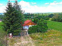 Krásně zrekonstruovaná chata 2+kk, 47 m2 + zahrada + zahradní domek - c.JPG
