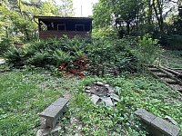 Prodej útulné rekreační chaty se zahradou 486 m² – Jesenice, Osnice - IMG_5833.jpeg