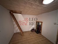 Prodej útulné rekreační chaty se zahradou 486 m² – Jesenice, Osnice - IMG_5847.jpeg