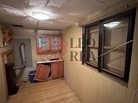 Prodej útulné rekreační chaty se zahradou 486 m² – Jesenice, Osnice - IMG_5850.jpeg
