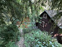 Prodej útulné rekreační chaty se zahradou 486 m² – Jesenice, Osnice - IMG_5863.jpeg