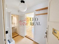 Pronájem  1+kk, 24 m², se zahradou, Praha 10 – Strašnice, ul. Kounická - chodba2.jpg