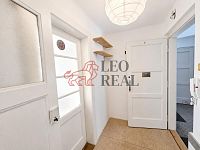 Pronájem  1+kk, 24 m², se zahradou, Praha 10 – Strašnice, ul. Kounická - chodba3.jpg