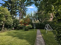 Pronájem  1+kk, 24 m², se zahradou, Praha 10 – Strašnice, ul. Kounická - zahrada.jpg