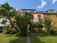 Pronájem  1+kk, 24 m², se zahradou, Praha 10 – Strašnice, ul. Kounická - zahrada s domem.jpg