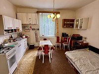 INVESTICE ZLÍN, REKONSTRUKCE – RD SE 2 SAMOSTATNÝMI BYTY 3+KK, MOŹNOST PÚDNÍ VESTAVBY 93 m2, ZAHRADA 459 m2- DALŚÍ MOŽNÁ VÝSTAVBA - IMG_0822.jpeg
