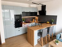 Pronájem bytu 2+kk (56 m²) s terasou (30 m²) a možností garážového stání – Malý Háj - 2 (kopie).jpg