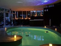 CELÝ RESORT SE SOUKROMÝM WELLNESS JEN PRO VÁS, 15.000 Kč/noc včetně zahrady, grilu a dalších služeb - IMG_1008.jpeg