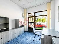 Komerční prostor 34 m² s výlohou a zázemím, Praha 10 – Strašnice