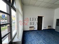 Komerční prostor 34 m² s výlohou a zázemím, Praha 10 – Strašnice - přízemí2.jpeg