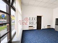 Komerční prostor 34 m² s výlohou a zázemím, Praha 10 – Strašnice - přízemí4.jpg