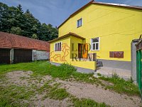 Rodinný dům o 2 bytových jednotkách - RDK_4492.jpg