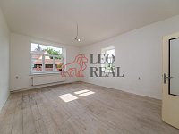 Rodinný dům o 2 bytových jednotkách - RDK_4495.jpg