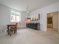 Rodinný dům o 2 bytových jednotkách - RDK_4498.jpg