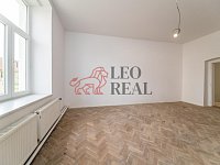 Rodinný dům o 2 bytových jednotkách - RDK_4501.jpg