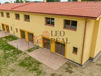 ½ rodinného domu o dispozici 5+kk, 150 m2 + zahrada + 2 parkovací stání - DJI_0105.jpg