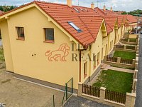 ½ rodinného domu o dispozici 5+kk, 150 m2 + zahrada + 2 parkovací stání - DJI_0109.jpg