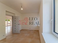 ½ rodinného domu o dispozici 5+kk, 150 m2 + zahrada + 2 parkovací stání - RDK_2897.jpg
