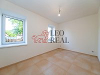 ½ rodinného domu o dispozici 5+kk, 150 m2 + zahrada + 2 parkovací stání - RDK_2898.jpg