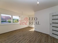 ½ rodinného domu o dispozici 5+kk, 150 m2 + zahrada + 2 parkovací stání - RDK_2912.jpg