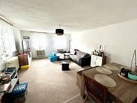 Chalupa se zahradou a garáží u města Chrast v obci Hlína - obývací pokoj foto 1.jpeg