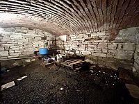 Chalupa se zahradou a garáží u města Chrast v obci Hlína - sklep.jpeg