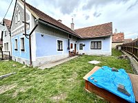Chalupa se zahradou a garáží u města Chrast v obci Hlína - dům přední část.jpeg