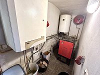 Chalupa se zahradou a garáží u města Chrast v obci Hlína - kotel na tuhá paliva a plyn kotel.jpeg