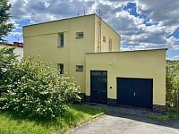 Rodinný dům, zahrada, 2x garáž v atraktivní lokalitě města Tachov
