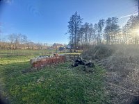 Prodej stavební parcely s potenciálem pro výstavbu RD – 2 233 m², elektřina a voda na pozemku. - IMG_5241.jpeg