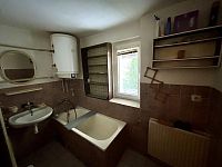 Klidné bydlení s velkou zahradou – rodinný dům / chalupa u Heřmanova Městce - IMG_1045.jpeg