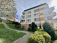 Bydlení, které působí jako dům – ne jako panelák. Přesně tohle nabízí tento výjimečný byt 3+kk - IMG_5926.jpeg