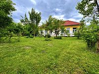 Prodej rodinný dům 302 m², pozemek 1 071 m² - Zahrada 1.jpg