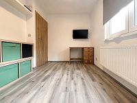 Prodej moderní rekreační chaty 52 m², pozemek 498 m² v Týništi nad Orlicí - Dětský pokoj 2.jpg