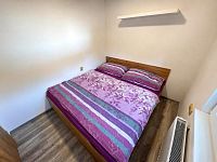 Prodej moderní rekreační chaty 52 m², pozemek 498 m² v Týništi nad Orlicí - Ložnice 2.jpg