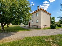 Prodej bytu 2+1 54,8 m² - Foto z venku 4.jpg
